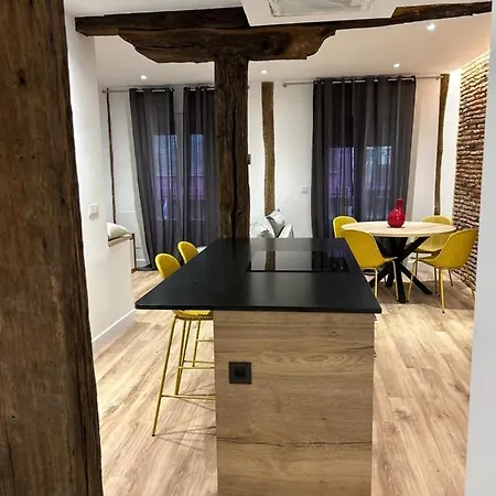Deluxe Casco Viejo بلباو